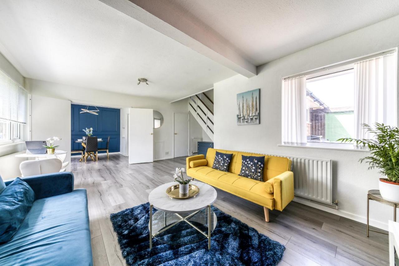 Contemporary 4 Bedroom Detached House With Parking And City Links Croydon Dış mekan fotoğraf