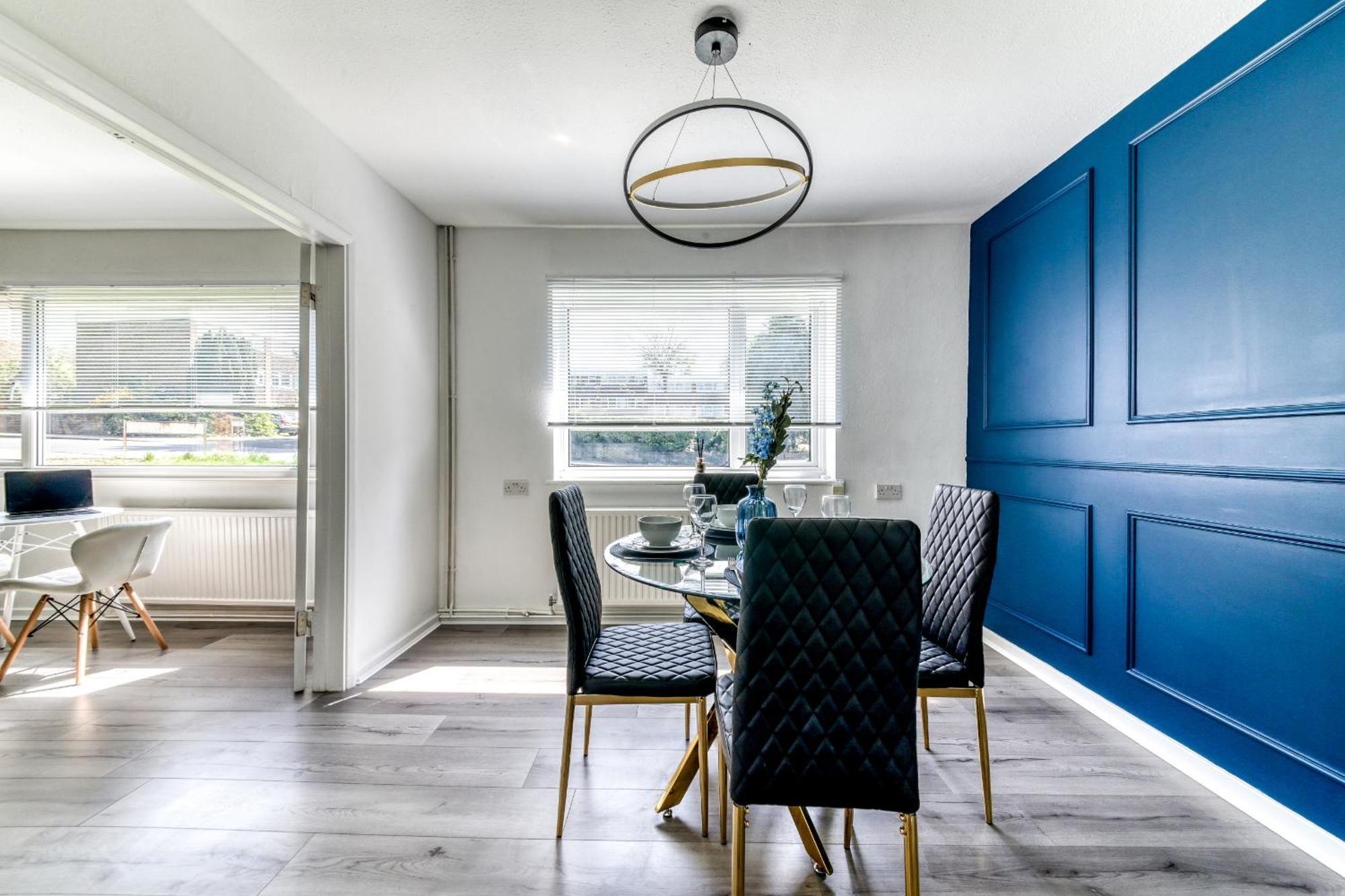 Contemporary 4 Bedroom Detached House With Parking And City Links Croydon Oda fotoğraf